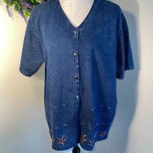 Carolina Bay,L, embroidered,button front short sl denim vneck shirt, 100% cotton